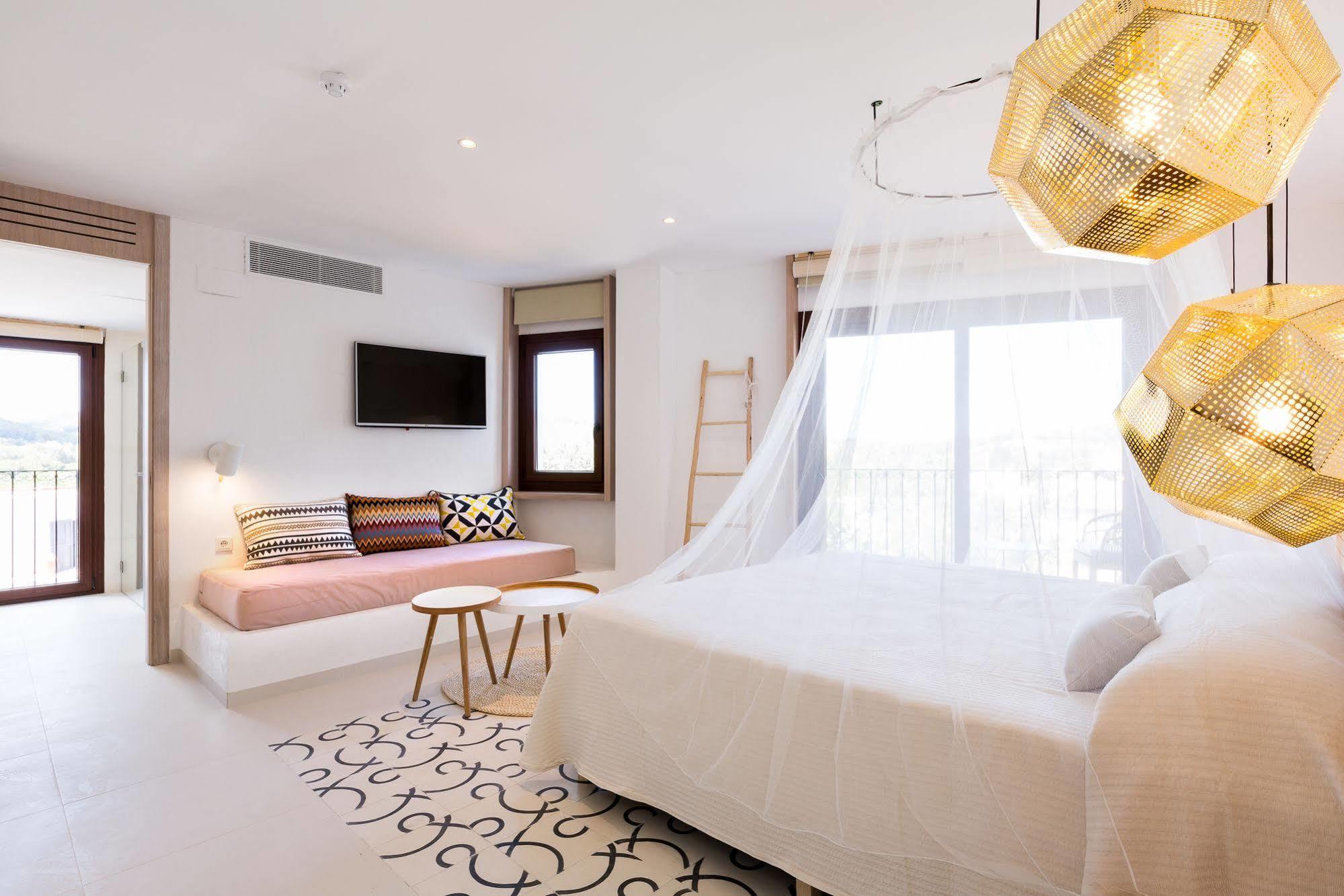 Gatzara Suites Santa Gertrudis Santa Gertrudis  ภายนอก รูปภาพ