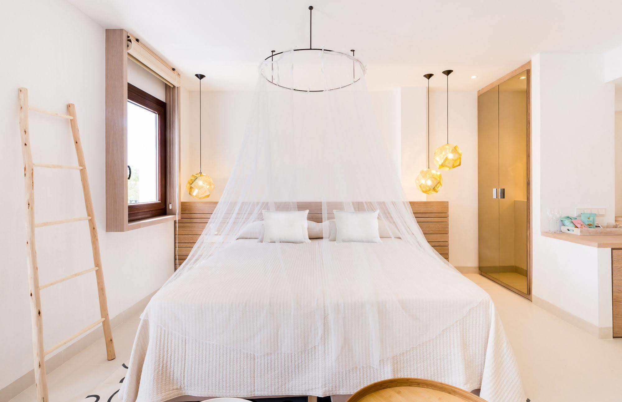 Gatzara Suites Santa Gertrudis Santa Gertrudis  ภายนอก รูปภาพ