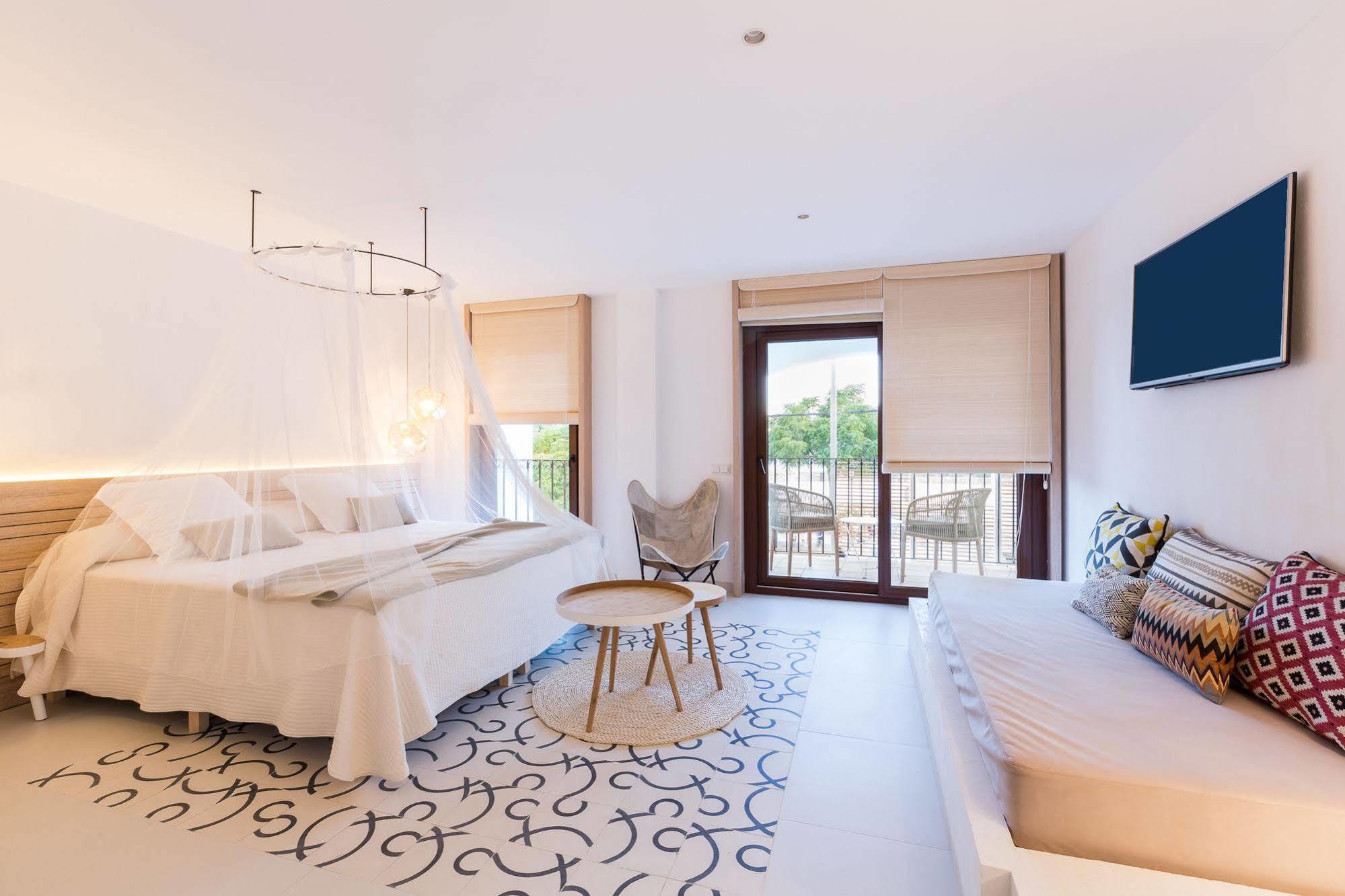 Gatzara Suites Santa Gertrudis Santa Gertrudis  ภายนอก รูปภาพ