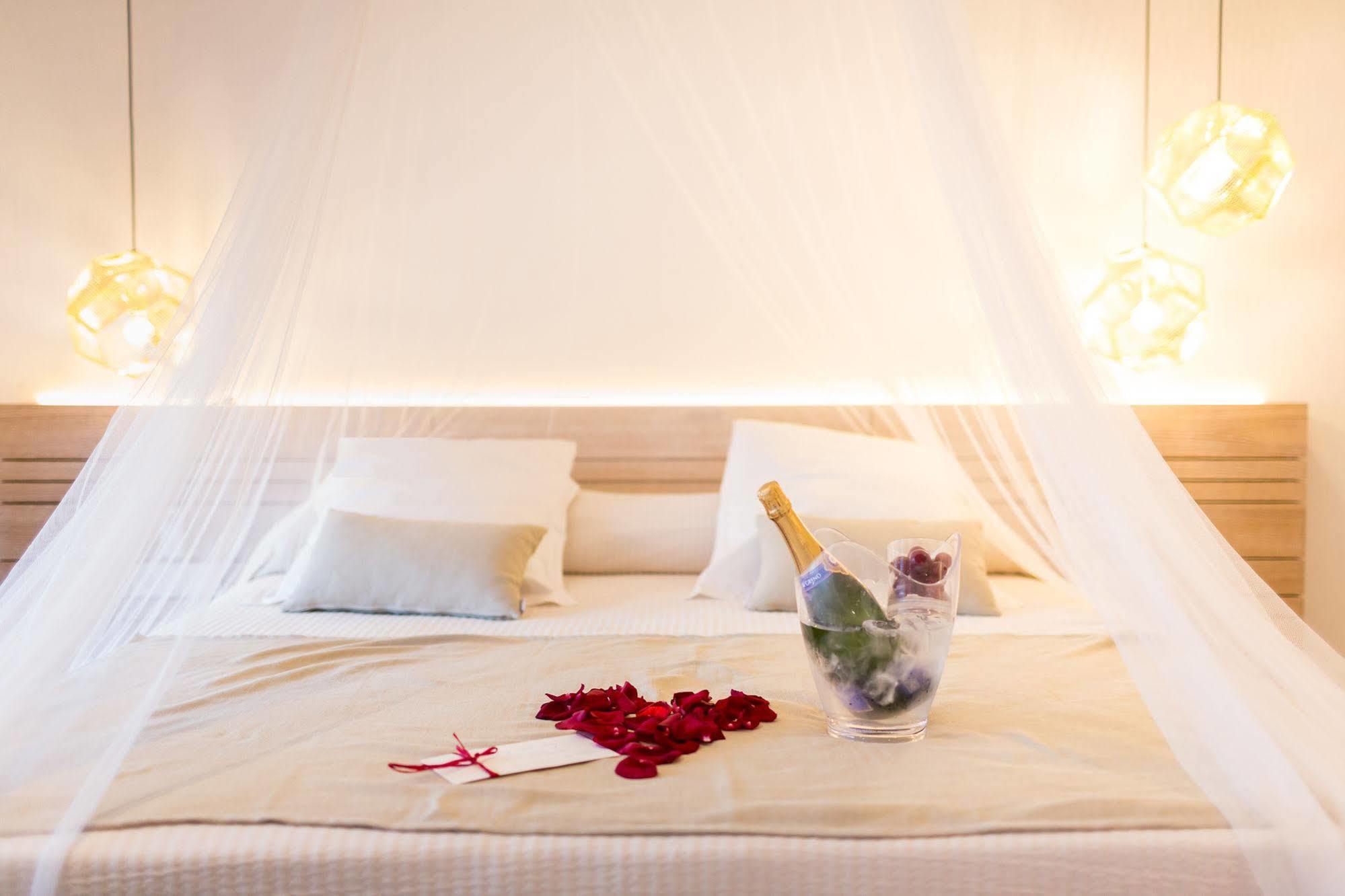 Gatzara Suites Santa Gertrudis Santa Gertrudis  ภายนอก รูปภาพ