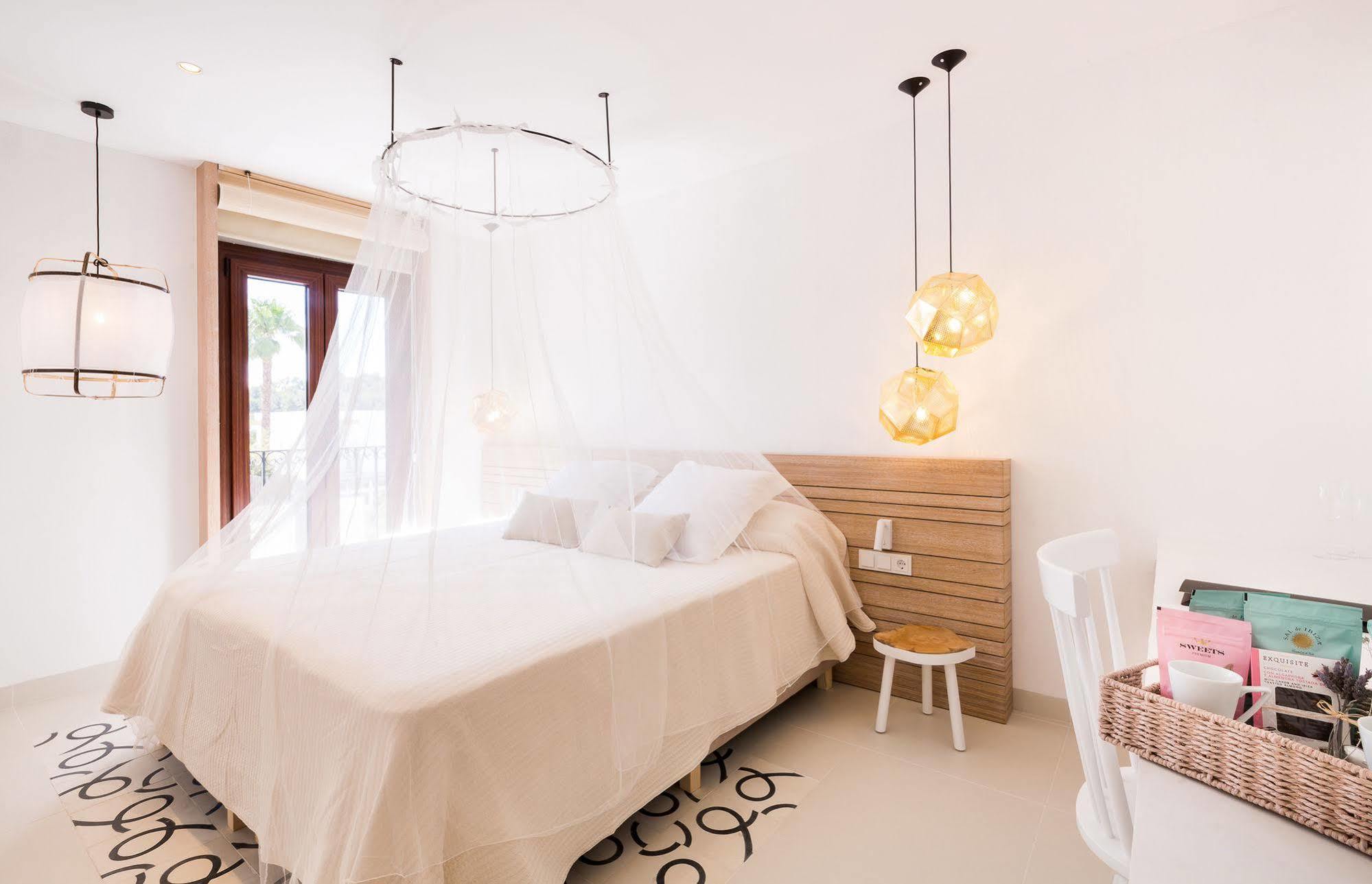 Gatzara Suites Santa Gertrudis Santa Gertrudis  ภายนอก รูปภาพ